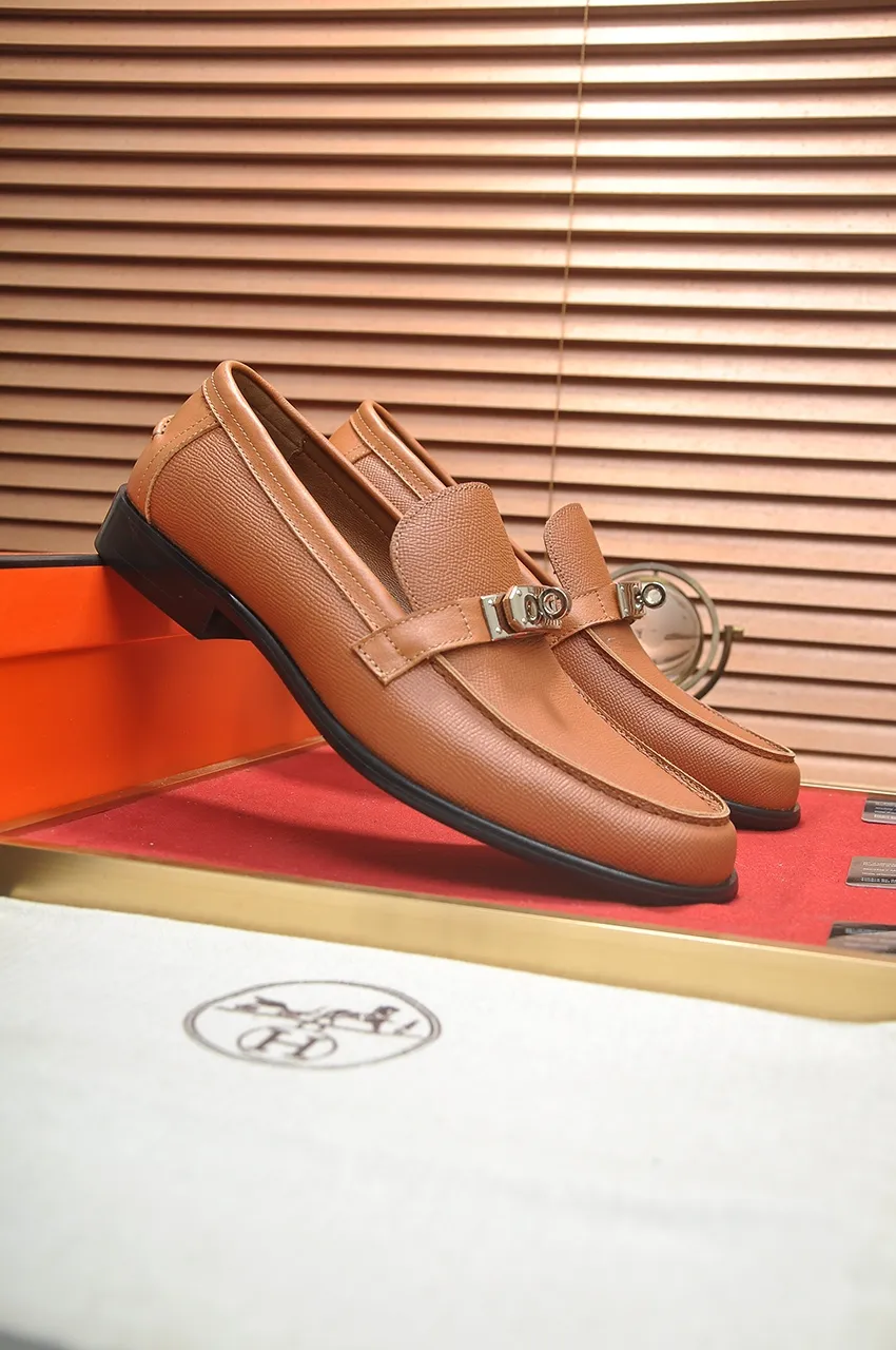 Men's shoes💰540💶[HERMES] (cowhide lining)🍀Italian top luxury🍀He does not pursue novel styles and gorgeous colors, but attracts the favor of successful men with his flawless, elegant and classic style. Formal leather shoes This very comfortable, simple and stable style allows you to easily match any style! The pattern is absolutely 1:1 refined from the original case, and we strive for excellence in materials, imported cowhide + cowhide lining💪💪💪extraordinary texture👍! .Code number: 38-45 (45 customized)